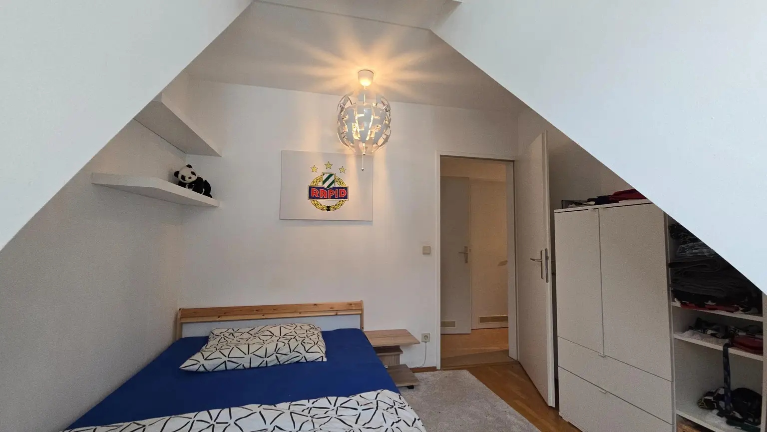 1080 Wien/Piaristengasse: Sehr helle 3 Zimmer-Dachwohnung
