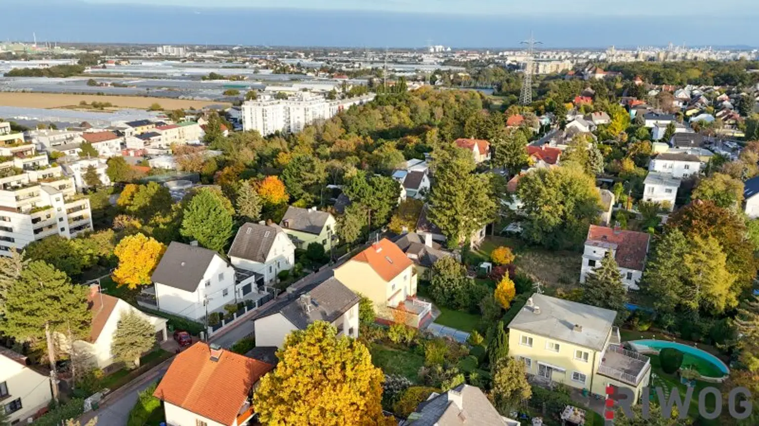 EIN- ODER ZWEIFAMILIENHAUS, gute Substanz, Modernisierungsbedarf