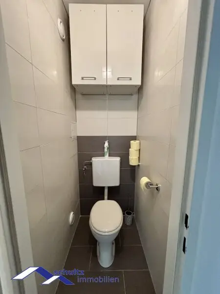 SCHULTZ IMMOBILIEN - Charmante 2-Zimmer-Wohnung in Baden! Ruhelage!  Balkon und Garage!
