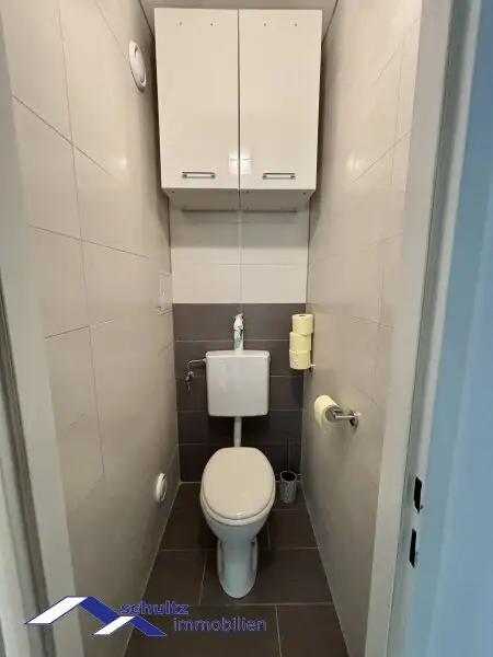 SCHULTZ IMMOBILIEN - Charmante 2-Zimmer-Wohnung in Baden! Ruhelage!  Balkon und Garage!