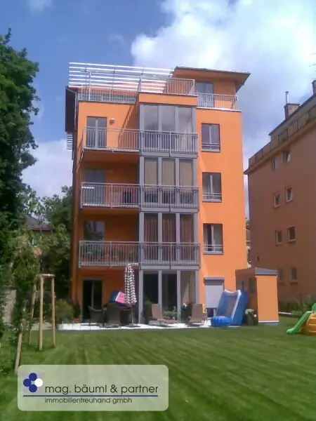 Wohnung mit Balkon und Wintergarten