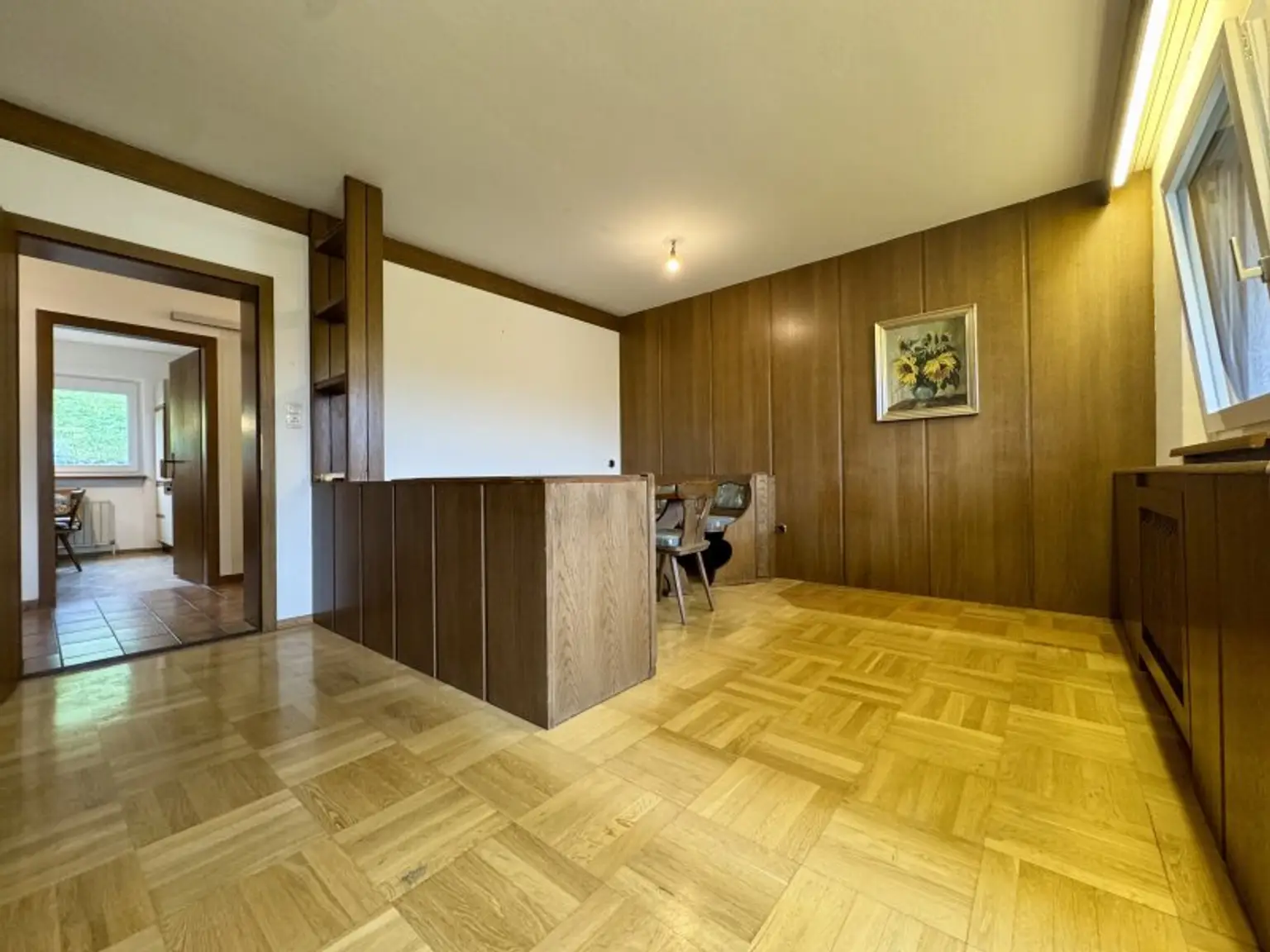 *geräumige 3 Zimmer Wohnung mit extra Küche und Balkon!  Super schöne Aussicht inkludiert!