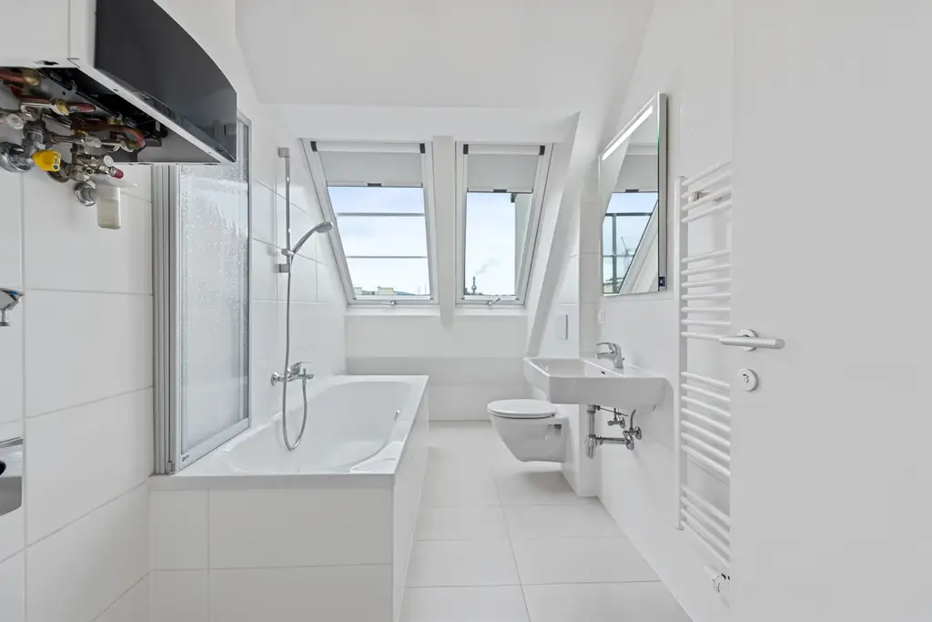Dachgeschoßmaisonette 2 Zimmer in Toplage 1090 Wien !