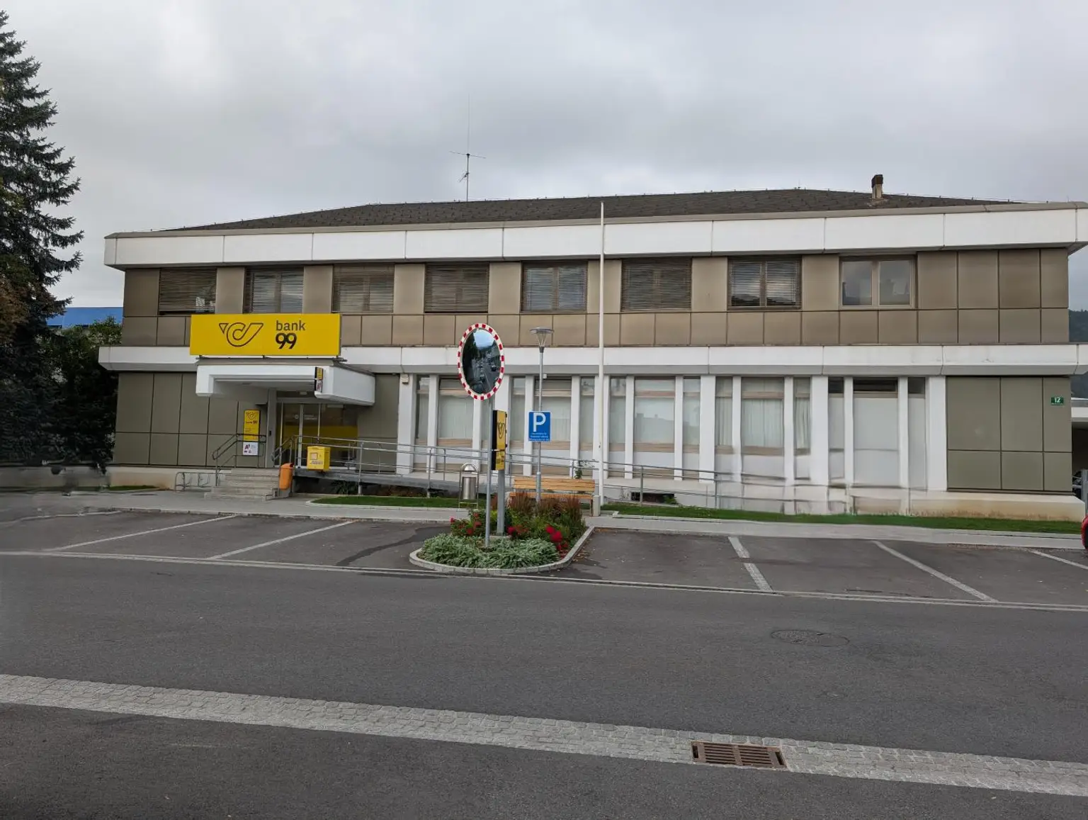 Attraktive Gewerbefläche mit vielseitigen Nutzungsmöglichkeiten im 1. OG