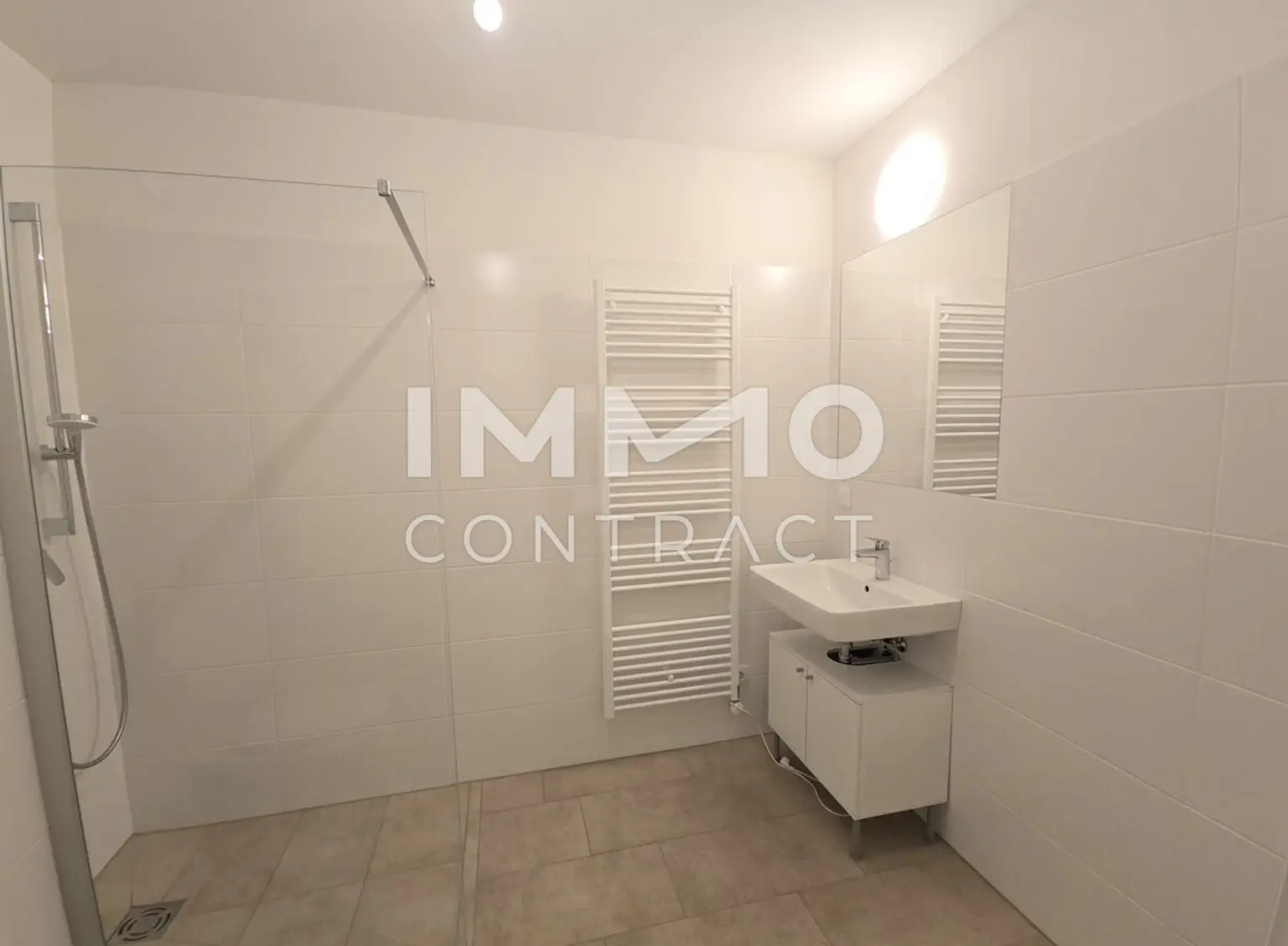 Neuwertige - geförderte 2 Zimmer Wohnung  mit Balkon in zentraler Lage - Idlhofgasse 70 - Top 32