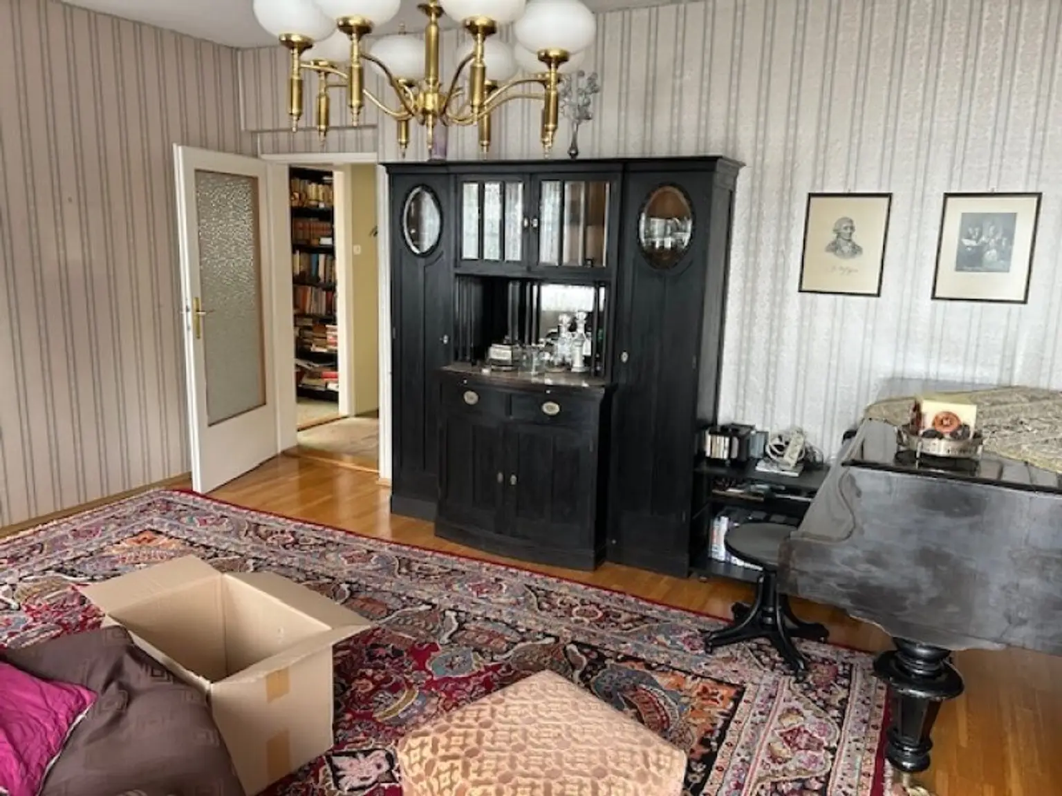+++ TOP PREIS P.B. - KORNEUBURG, GROSSES 7 ZIMMER EIN -ZWEIFAMILIENHAUS, BENÖTIGT LIEBEVOLLE MODERNISIERUNG, toller Wintergarten und Terrasse Altbaumbestand GARTEN +++
