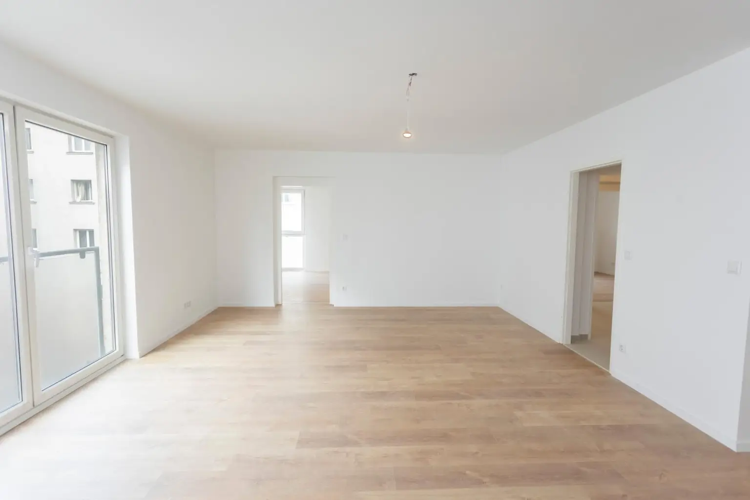 Neu sanierte 4-Zimmer-Eckwohnung im 2. Liftstock