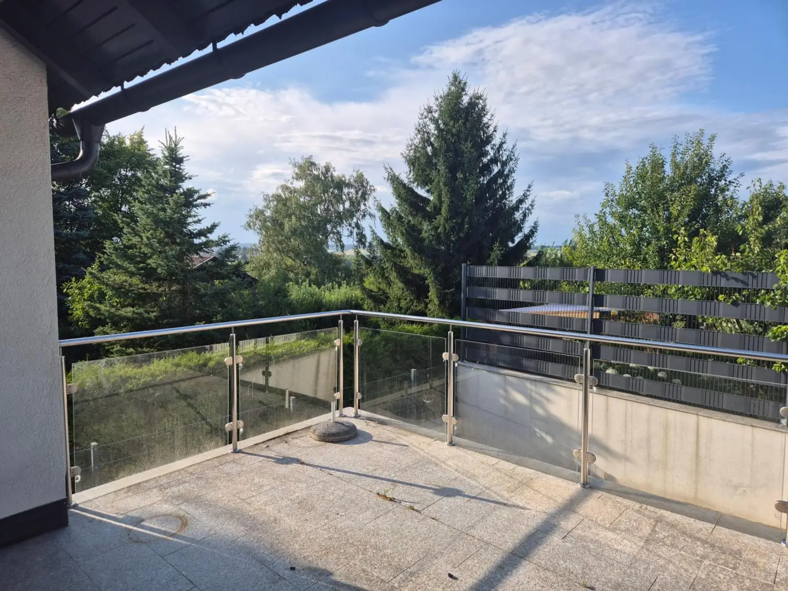 GERÄUMIGES EINFAMILIENHAUS IN SCHÖNER WOHNLAGE