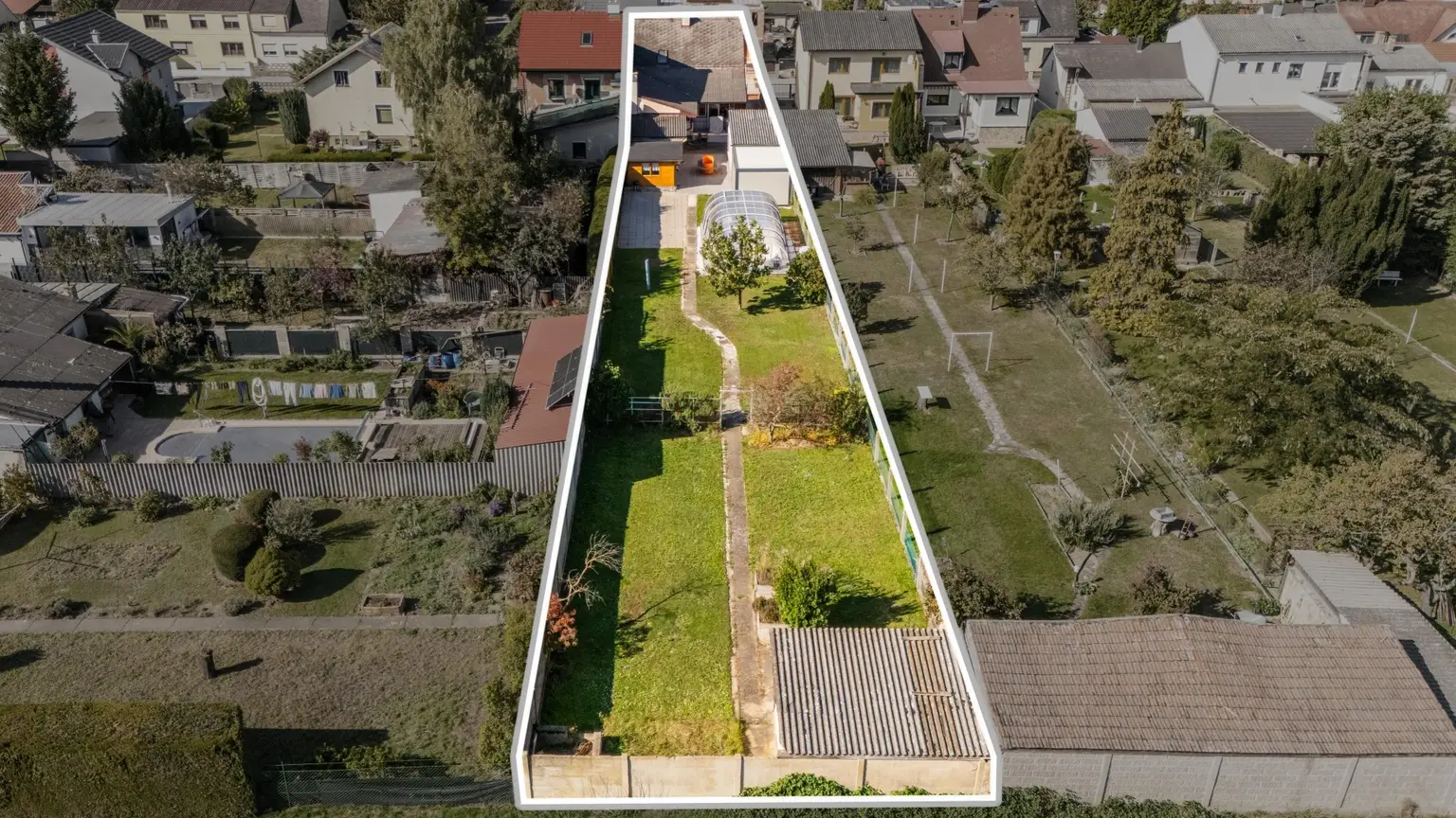 "Charmantes Haus, sanieren und dabei neu gestalten, mit großem Garten"
