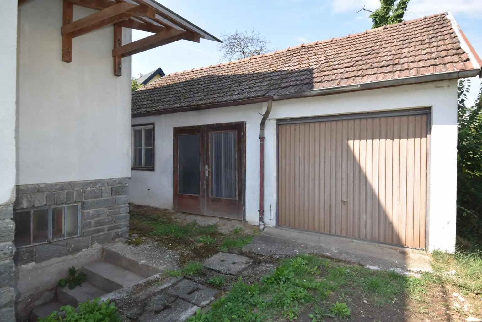 Blick zur Garage