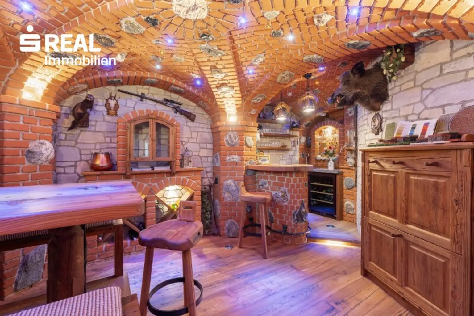 Keller mit Bar