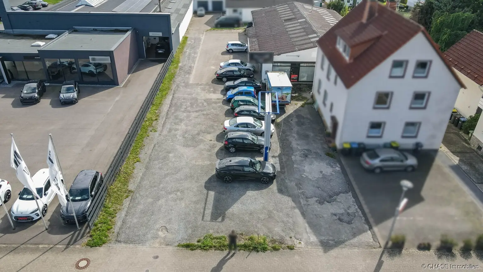 Außen - Grundstück Einfahrt