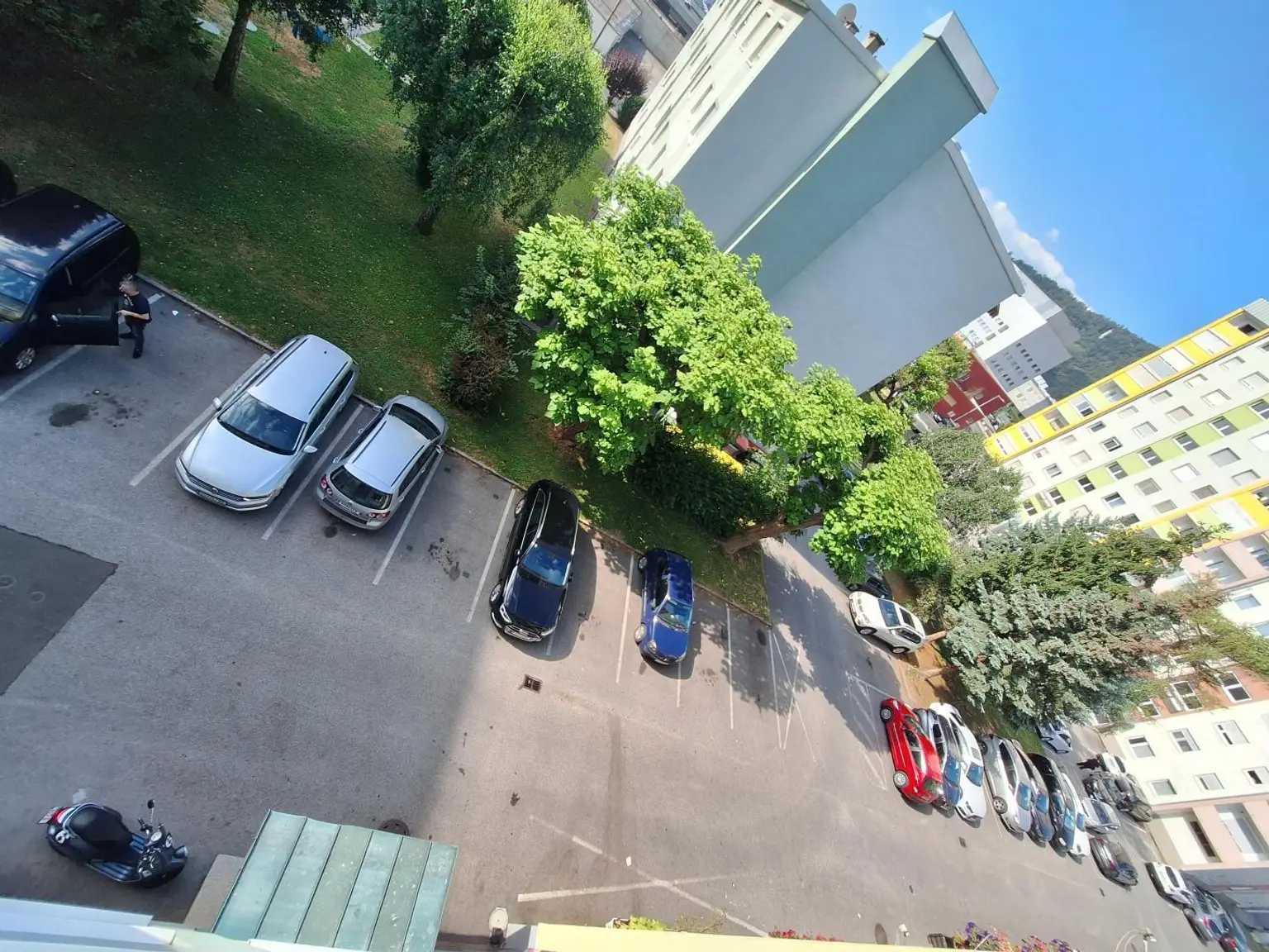 Parkplätze im Hof zur freien Verfügung