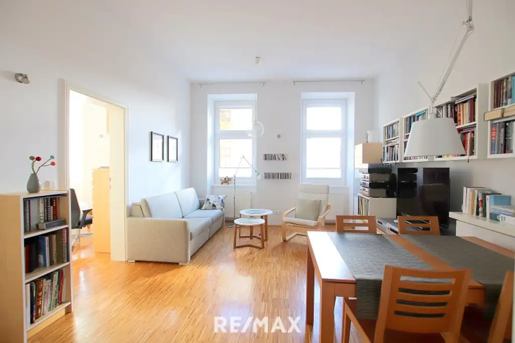 Wunderschöne Altbauwohnung - 2 Zimmer mit perfektem Grundriss, barrierefrei!