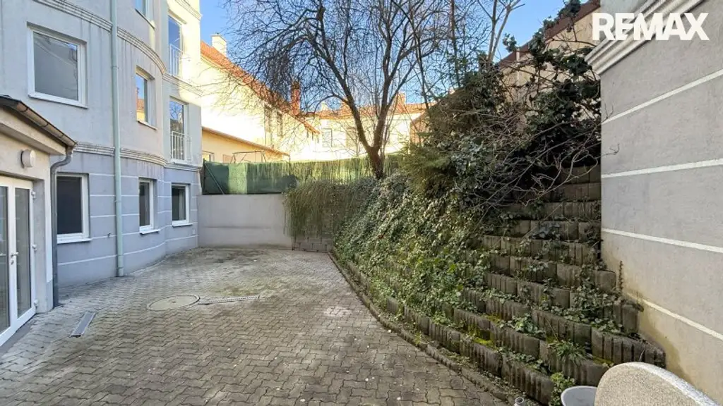 Ehemaliges Seniorenheim, gewerbliche Widmung, große Dachterrasse & 16 Garagen in Wiener Neustadt – Top Chance!