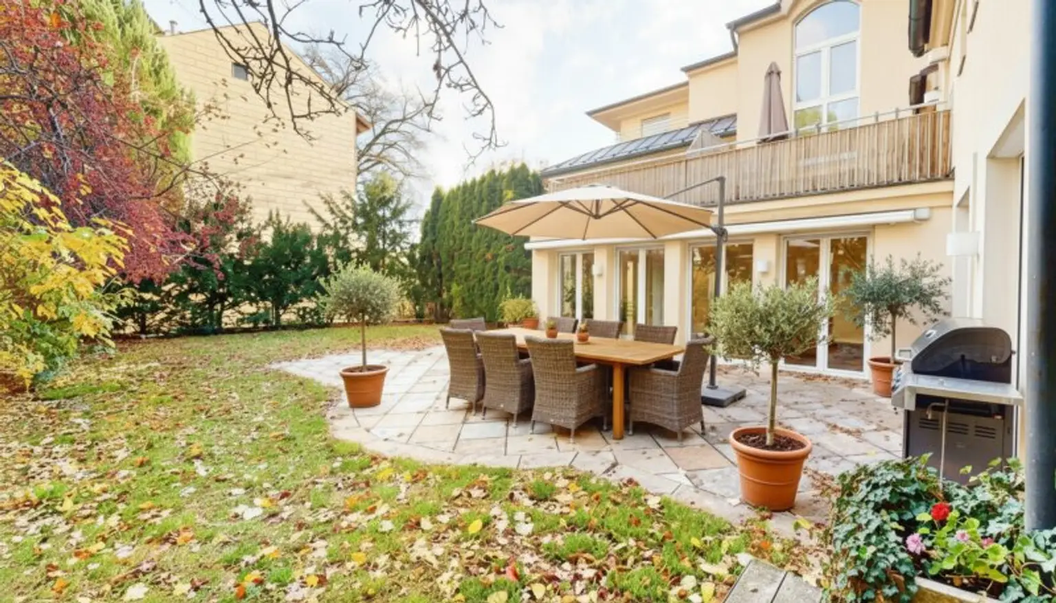 Große Terrasse (KI-generiert)