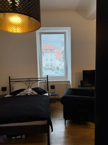 Lichtdurchflutete 2-Zimmer Wohnung, Nähe Steiner Tor