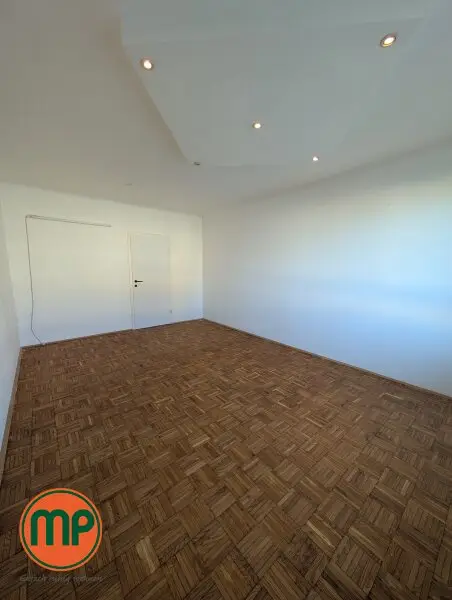 Großzügige Eigentumswohnung mit Parkett – Top City-Anbindung mit U1