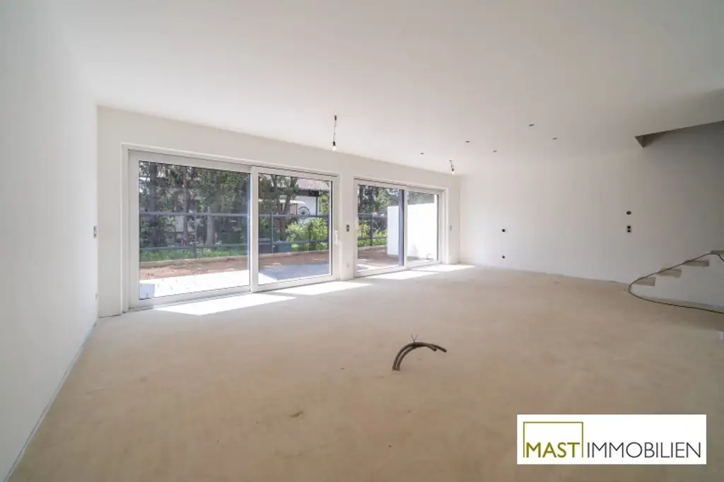 5-Zimmer Reihenhaus in Strasshof in Zentrumslage – Wohnen im Grünen bei Wien!