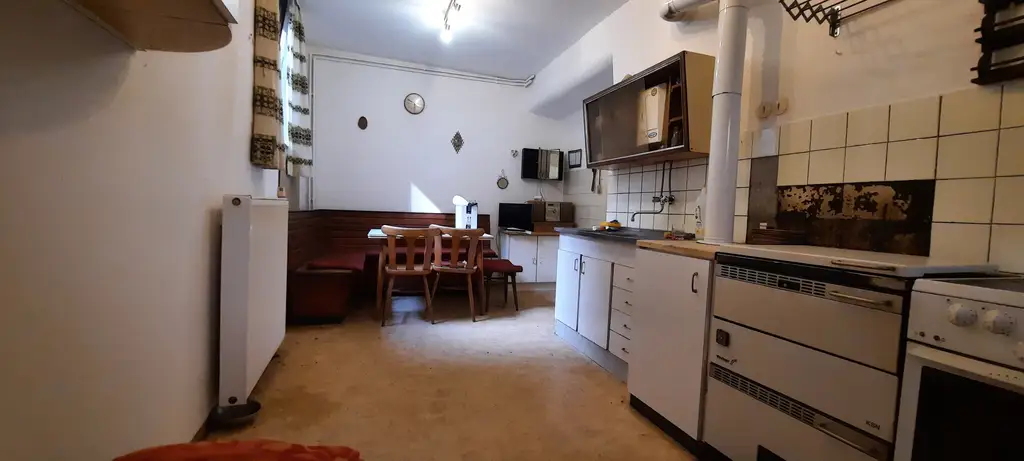 Für Naturliebhaber und Heimwerker- sanierungsbedürftiges Bauernhaus mit Nebengebäuden - zwischen Hermagor und Villach