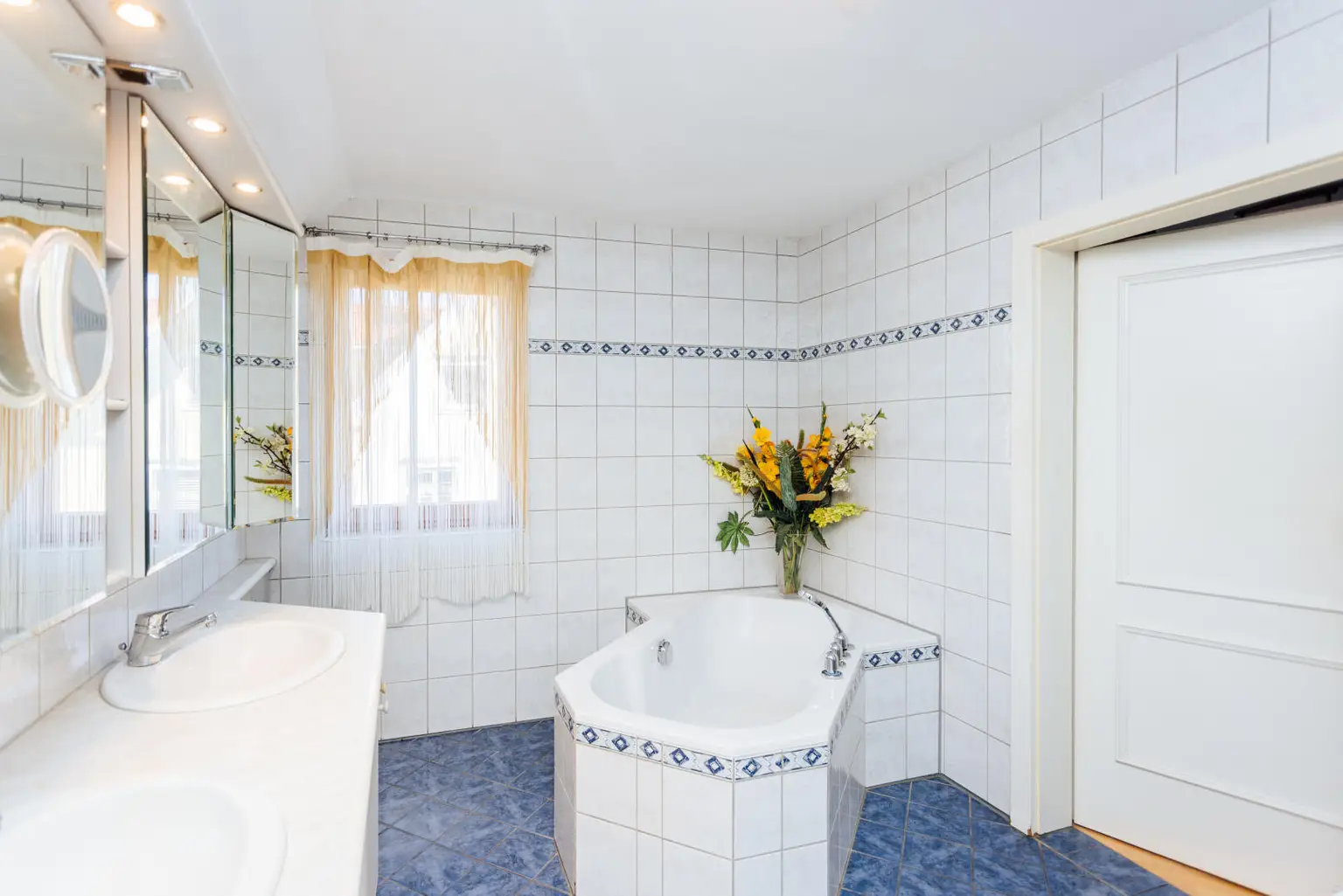 Großzügiges Einfamilienhaus mit Schwimmteich in Weinitzen - ländliche Geborgenheit trifft modernen Wohnkomfort