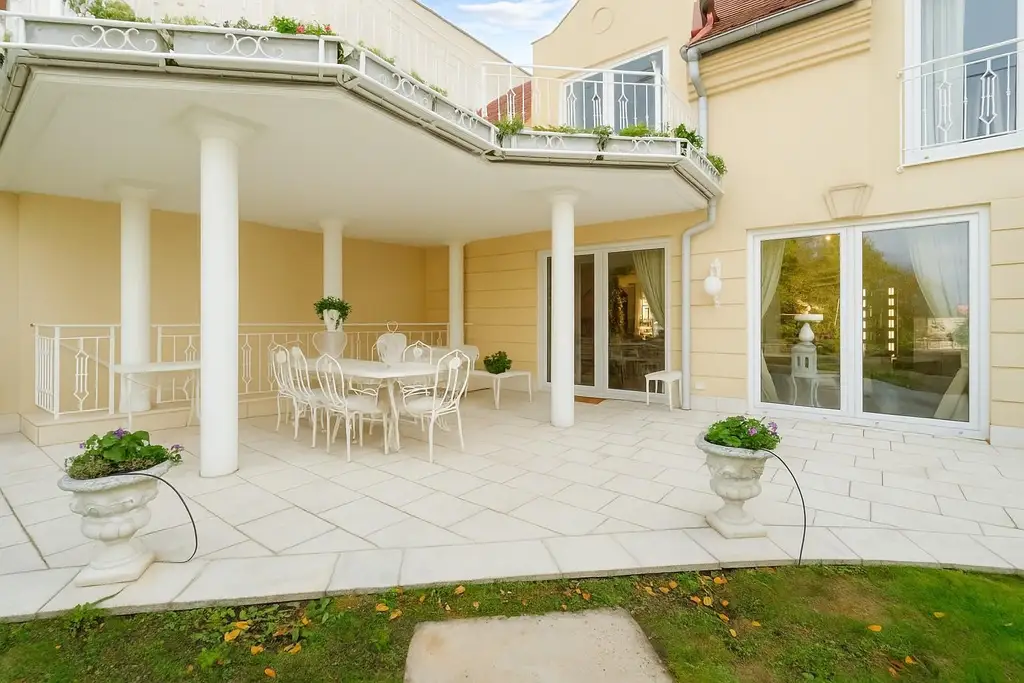 "Traumhaus direkt am See!"