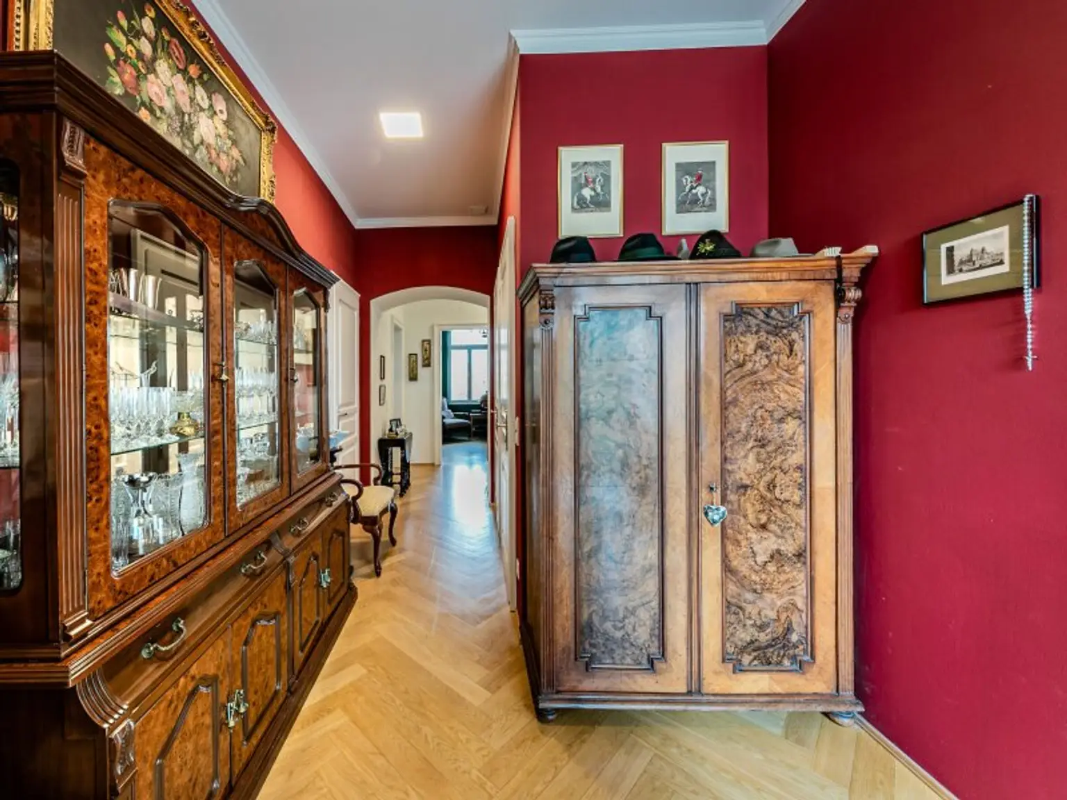 Stilvolle Familienwohnung am Fuß des Küniglbergs - 4 Zimmer getrennt begehbar - Balkon, Klima, Gartennutzung