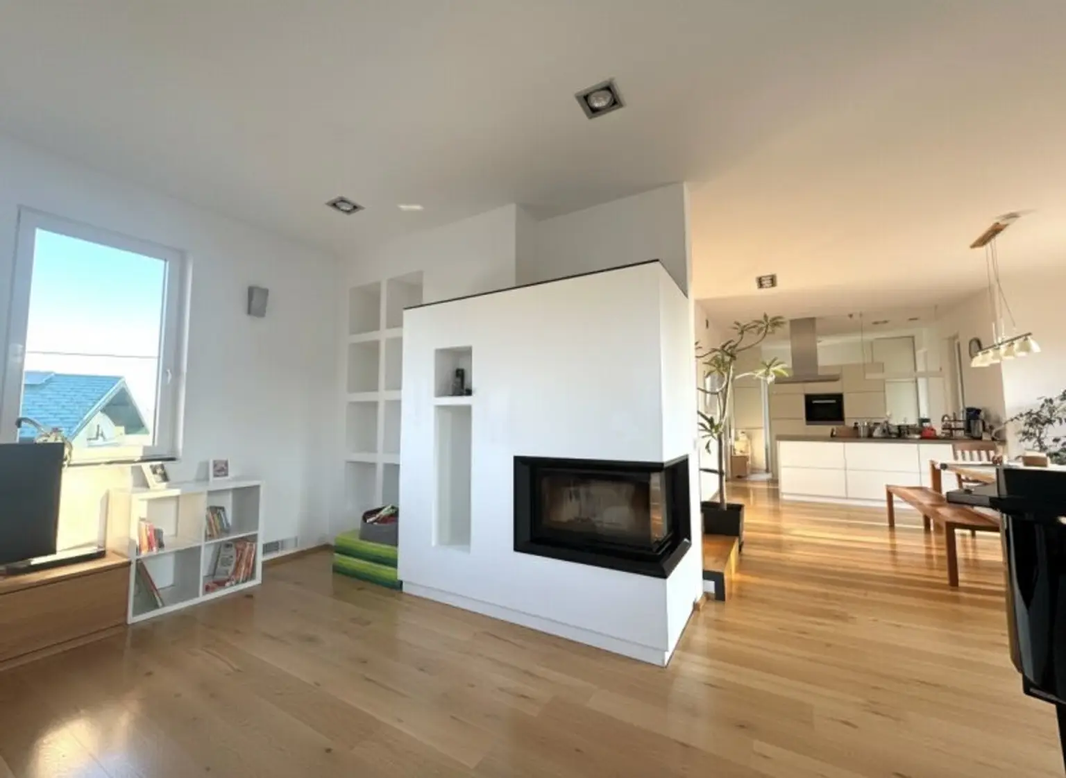 Modernes Einfamilienhaus mit exklusivem Schwimmteich/Naturpool