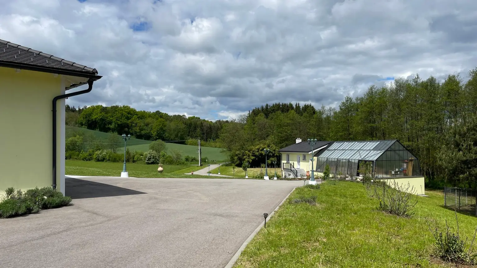 Blick zum Gästehaus