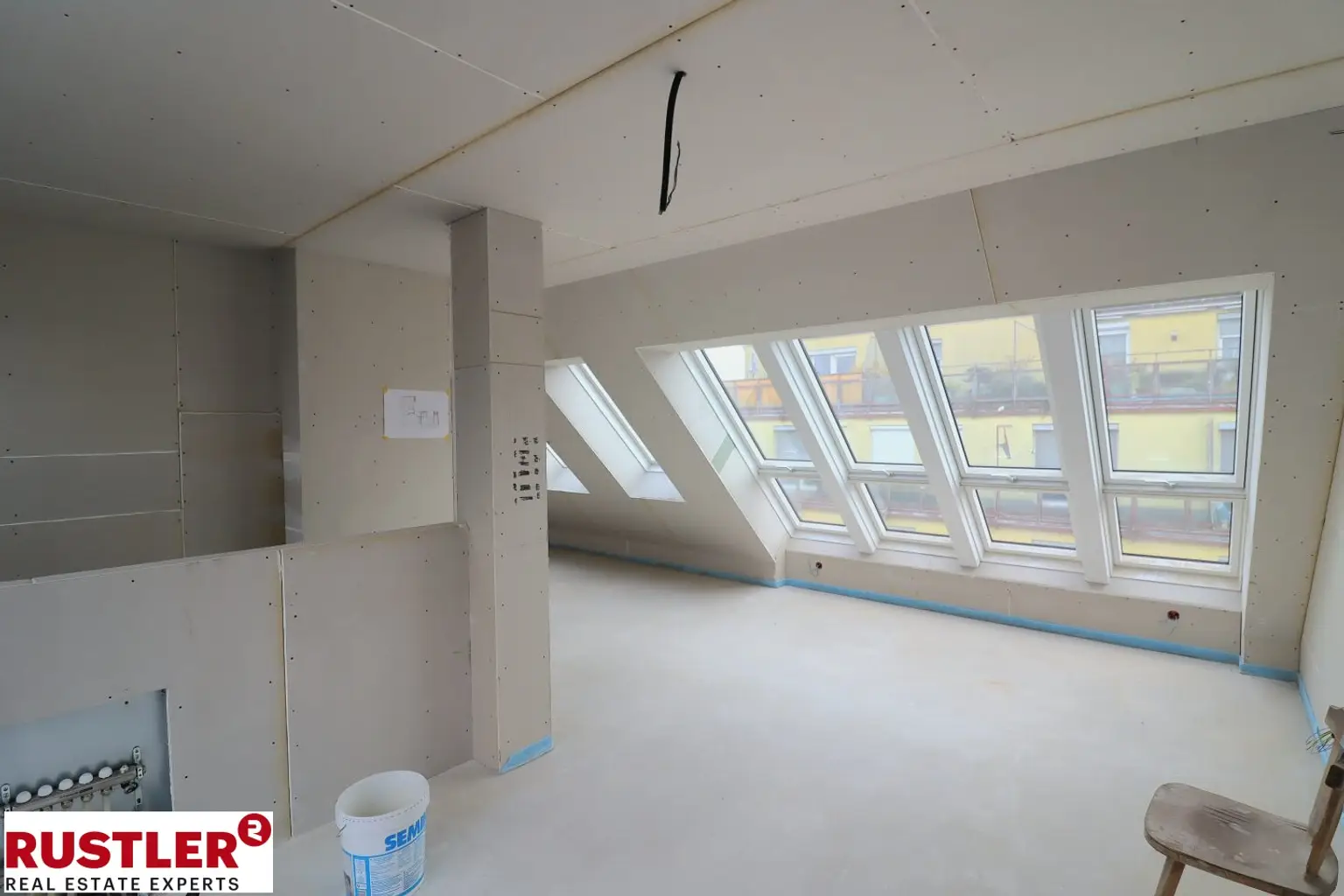 3 Zimmer - DG-Maisonette mit Terrasse - Nähe Kutschkermarkt