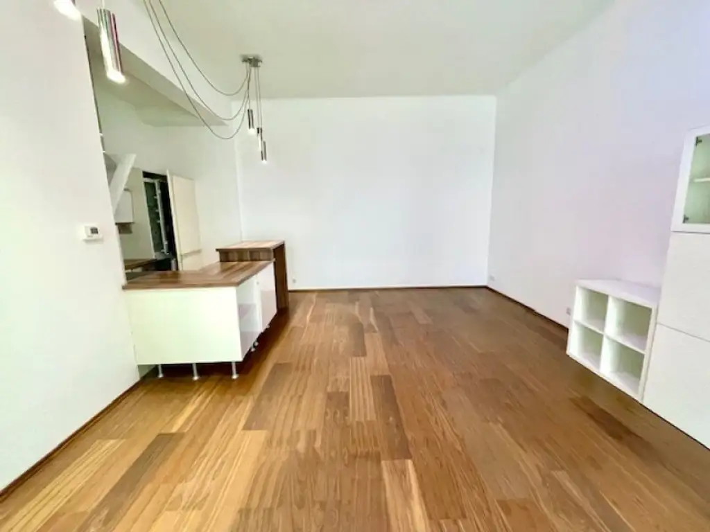 WOHNEN im 7-ten HIMMEL - INNENSTÄDTISCHE EIGENTUMSWOHNUNG- ELEGANTE Klassische Wiener-Altbau-Wohnung mit 2-Zimmern in Top Lage am SPITTELBERG - DURCHHAUS!