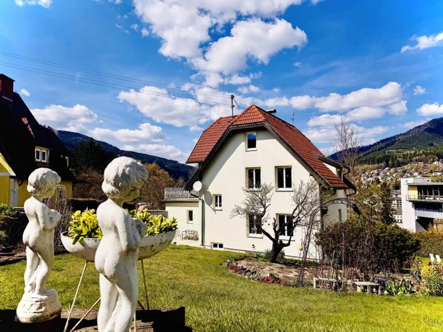 Haus teilweise mit Vollwärmeschutz