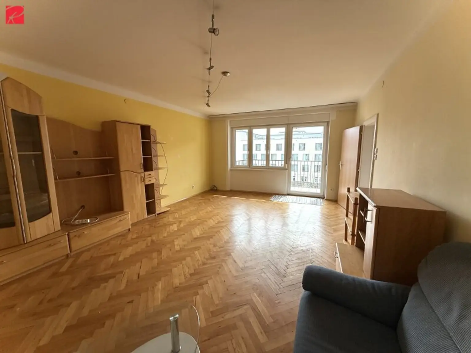 Schlossbergblick: Heller Altbau in Bestlage!