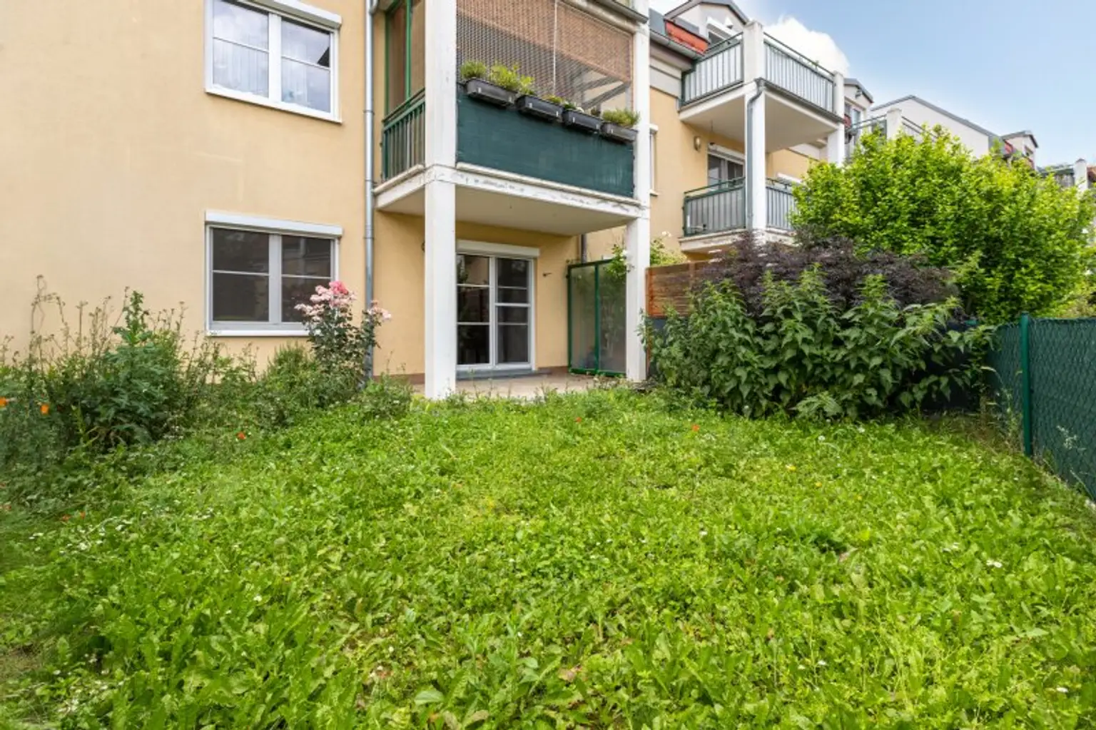SELTENHEIT! Tolle 2-Zi.-Gartenwohnung in Ruhelage!