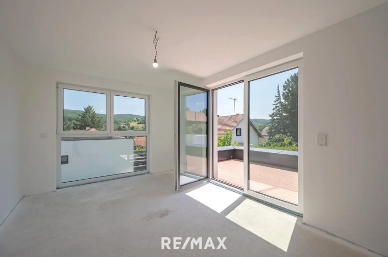 Erstbezug: Großzügiger Familientraum mit unverbaubarem Grünblick!