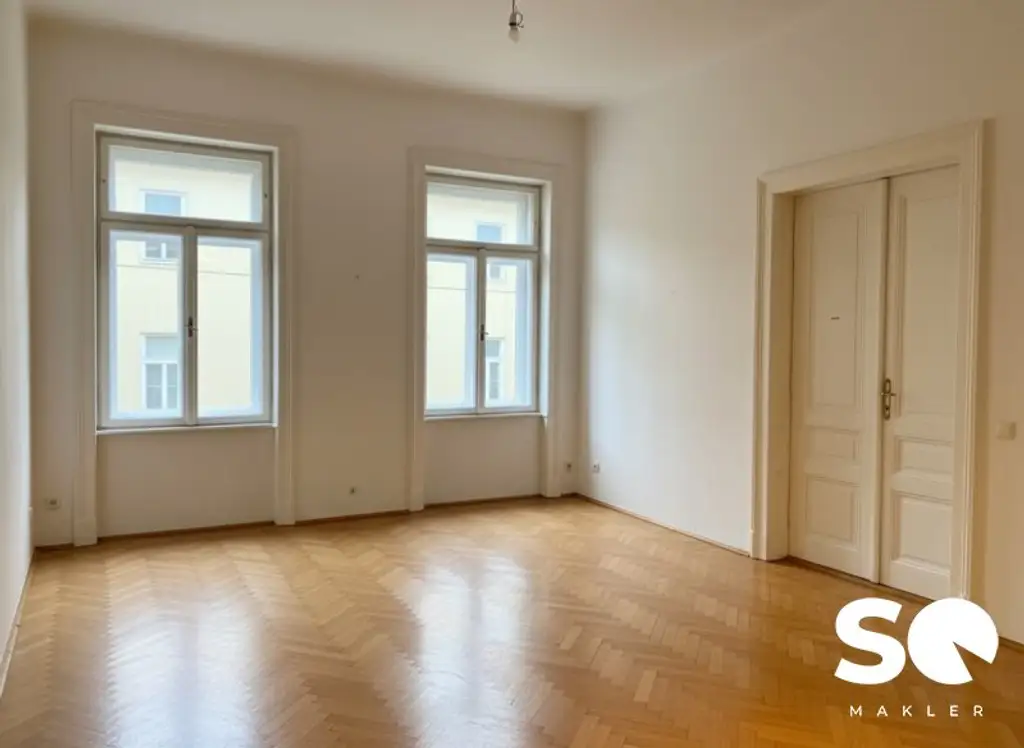 #SQ - ALTBAUCHARME IN TOPLAGE - 5-ZIMMER MIT BALKON NÄHE RATHAUS!
