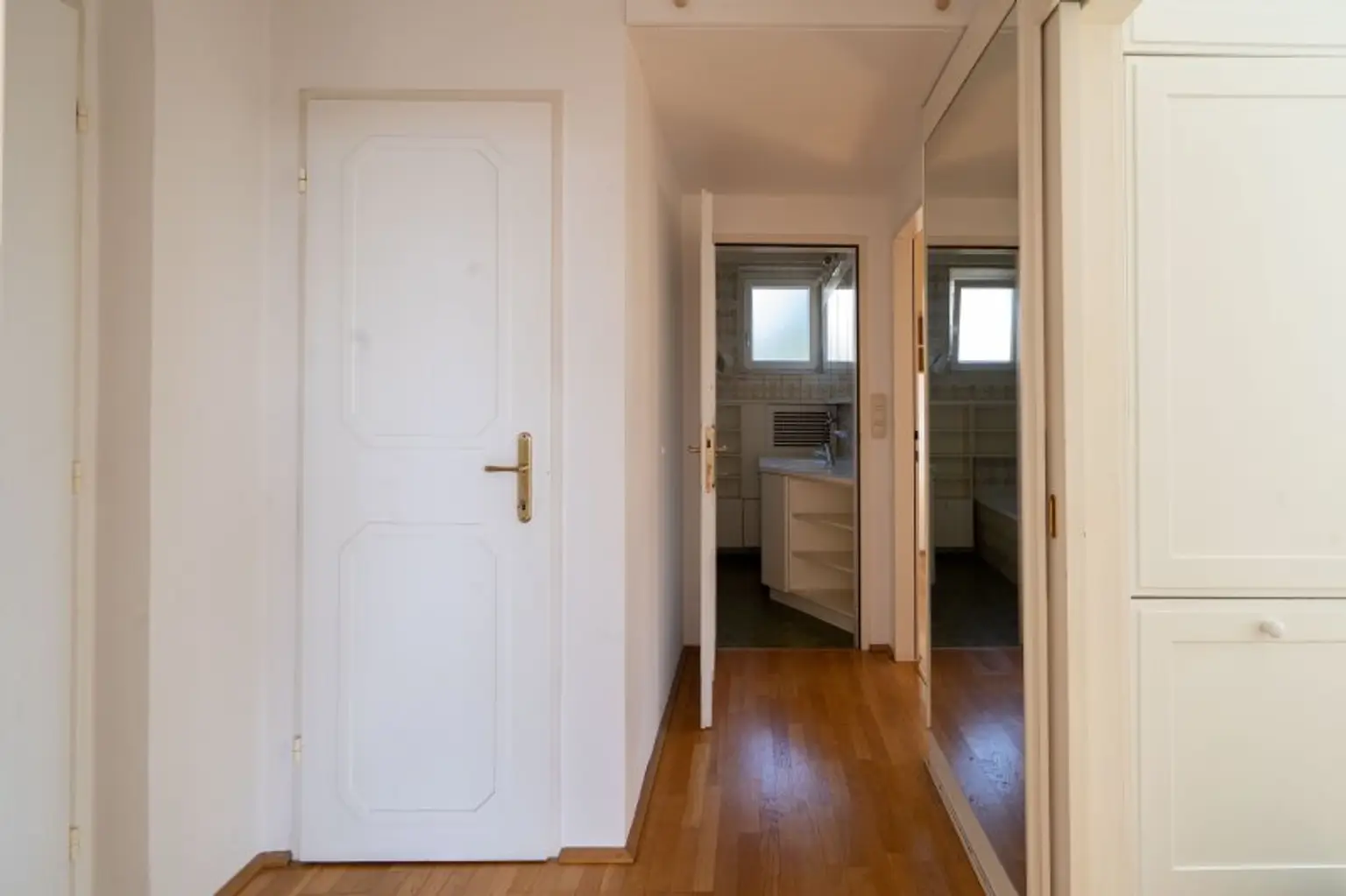 Helle 2-Zimmer-Wohnung mit traumhaftem Stadtblick in Bestlage am Froschberg