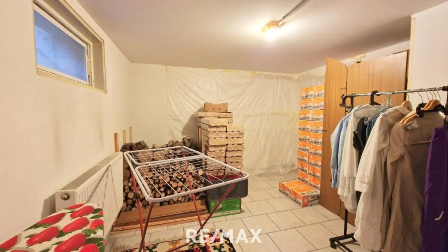 Holzlager Waschküche