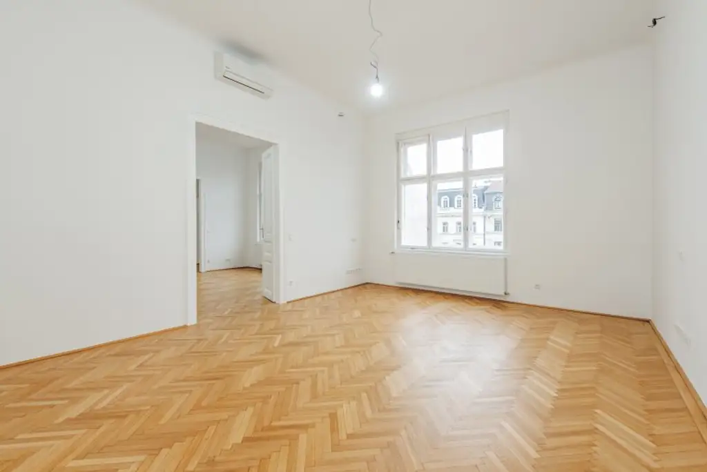Provisionsfrei! Bürotisch in einem CoWorking Space am Brahmsplatz zu vermieten!