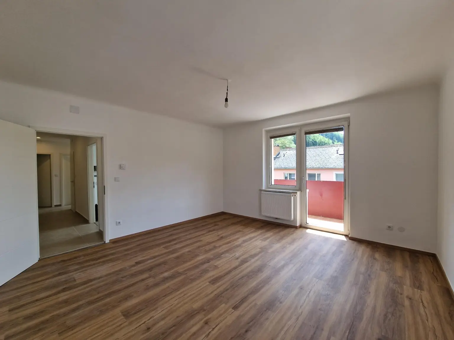 Neue Böden und Türen