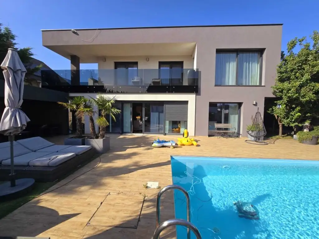 Traumhaft LUXURIÖS AUSGESSTATTETES SMART EFH in Leopoldsdorf: Wfl. 196m², 6 Zimmer, Balkon & Terrasse! + PHOTOVOLTAIK ANLAGE mit STROMSPEICHER + beheizter POOL  + GARAGE + GRILLPLATZ +