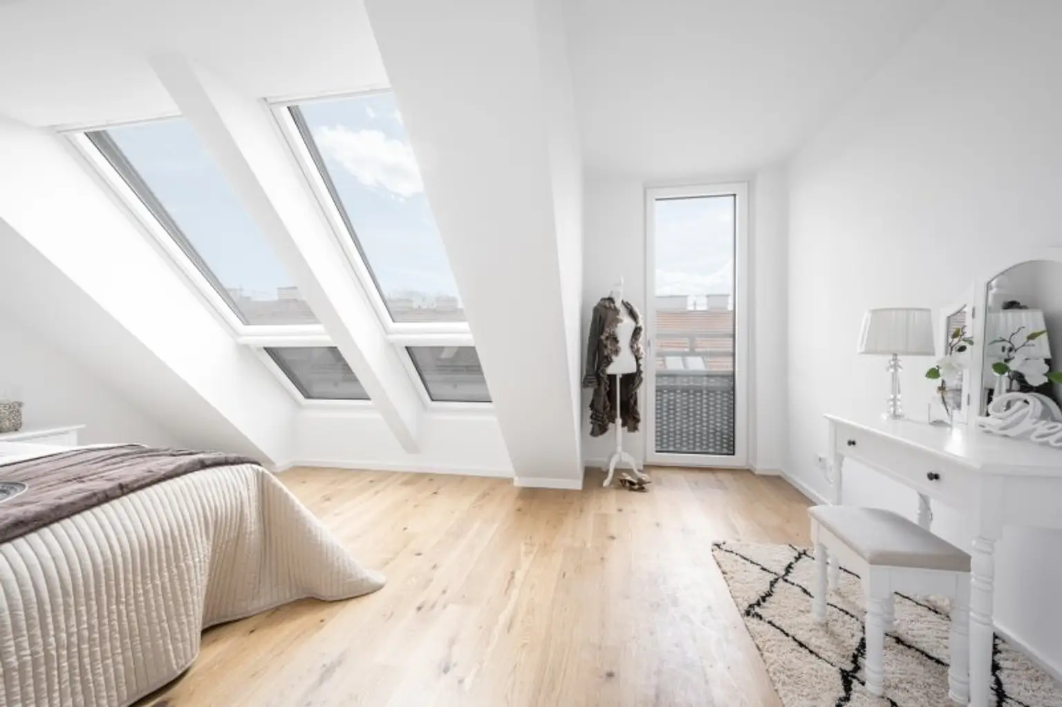 2 Zimmer Dachgeschoss mit traumhafter Dachterrasse