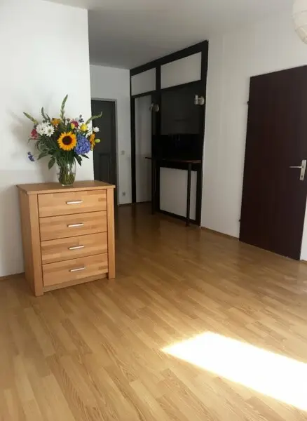 HIT!  GÜNSTIG,FREUNDLICH, BEQUEME 2 ZIMMER WOHNUNG IM ZENTRUM !