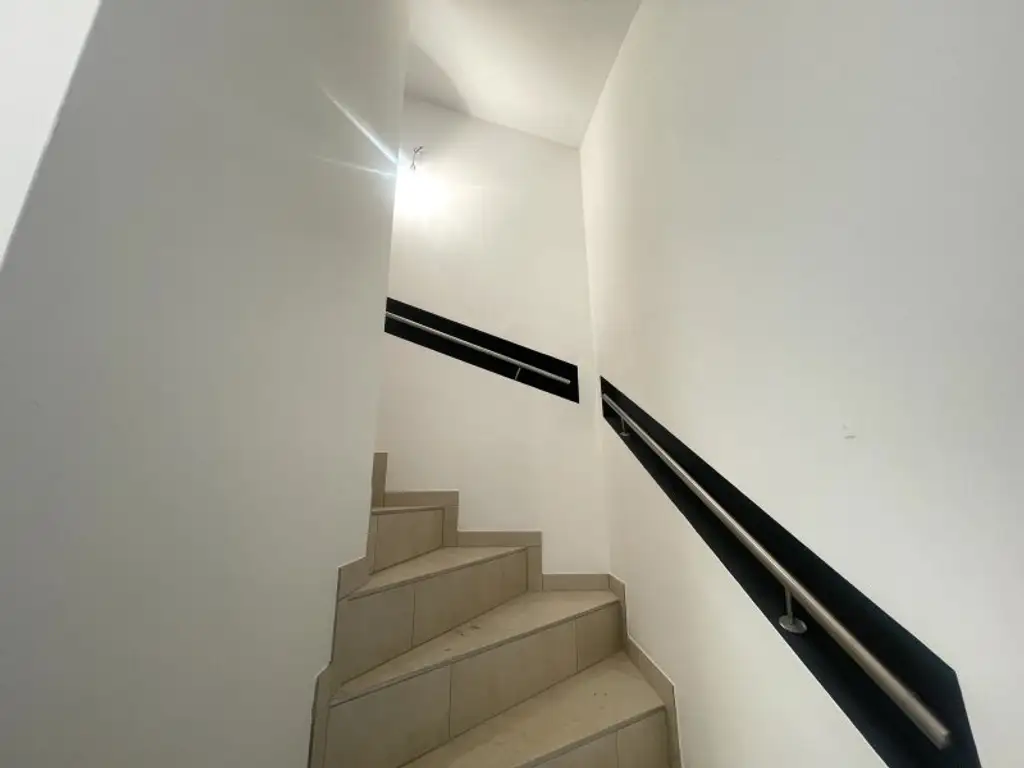 Erstbezug! Neubau-Reihenhaus mit Terrasse, Dachterrasse, Loggien & Garten (auch für Anleger)