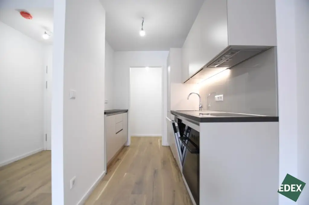 Erstbezug nach Sanierung: Schöne 1,5 Zimmer-Wohnung mit separater Küche