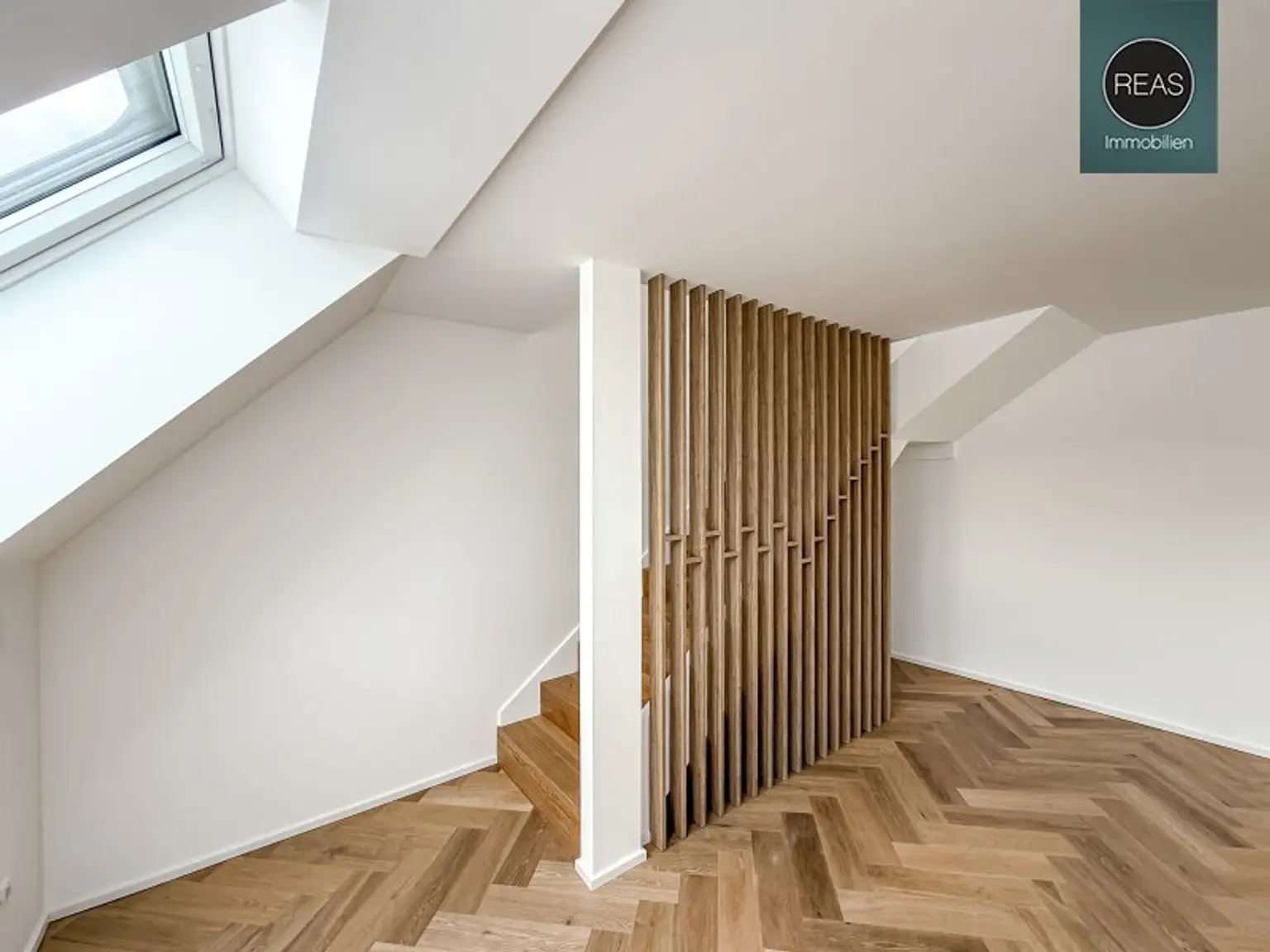 Elevate 1090 – Erstbezug: Dachgeschoss - Maisonette Wohnung (klimatisiert) mit Balkon und Terrasse nahe U6 Alser Straße, AKH!