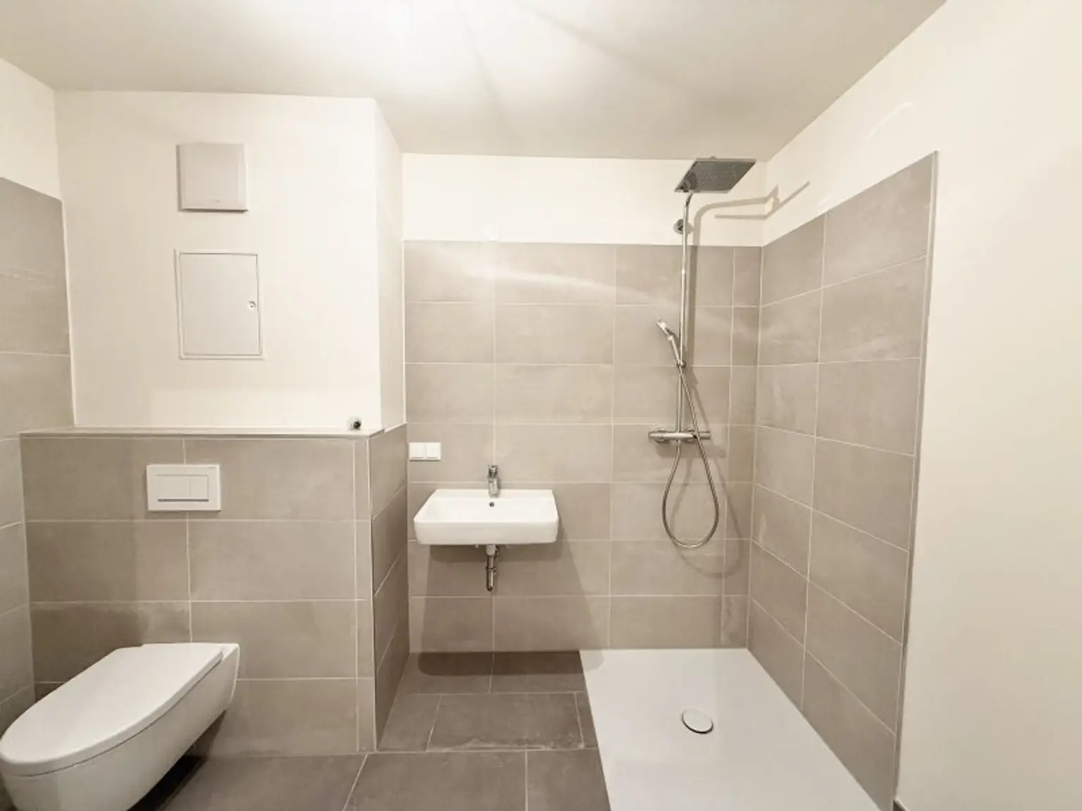 geräumige 2-Zimmer Wohnung in guter Lage - Erstbezug auf Eigengrund + Provisionsfrei!