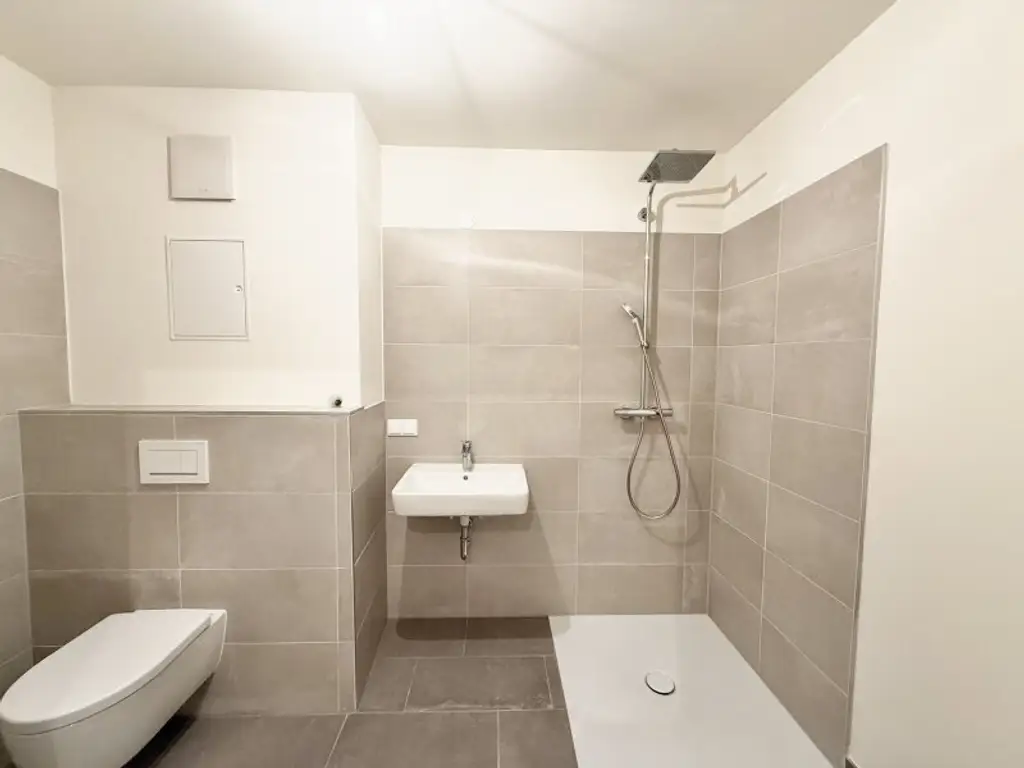 geräumige 2-Zimmer Wohnung in guter Lage - Erstbezug auf Eigengrund + Provisionsfrei!