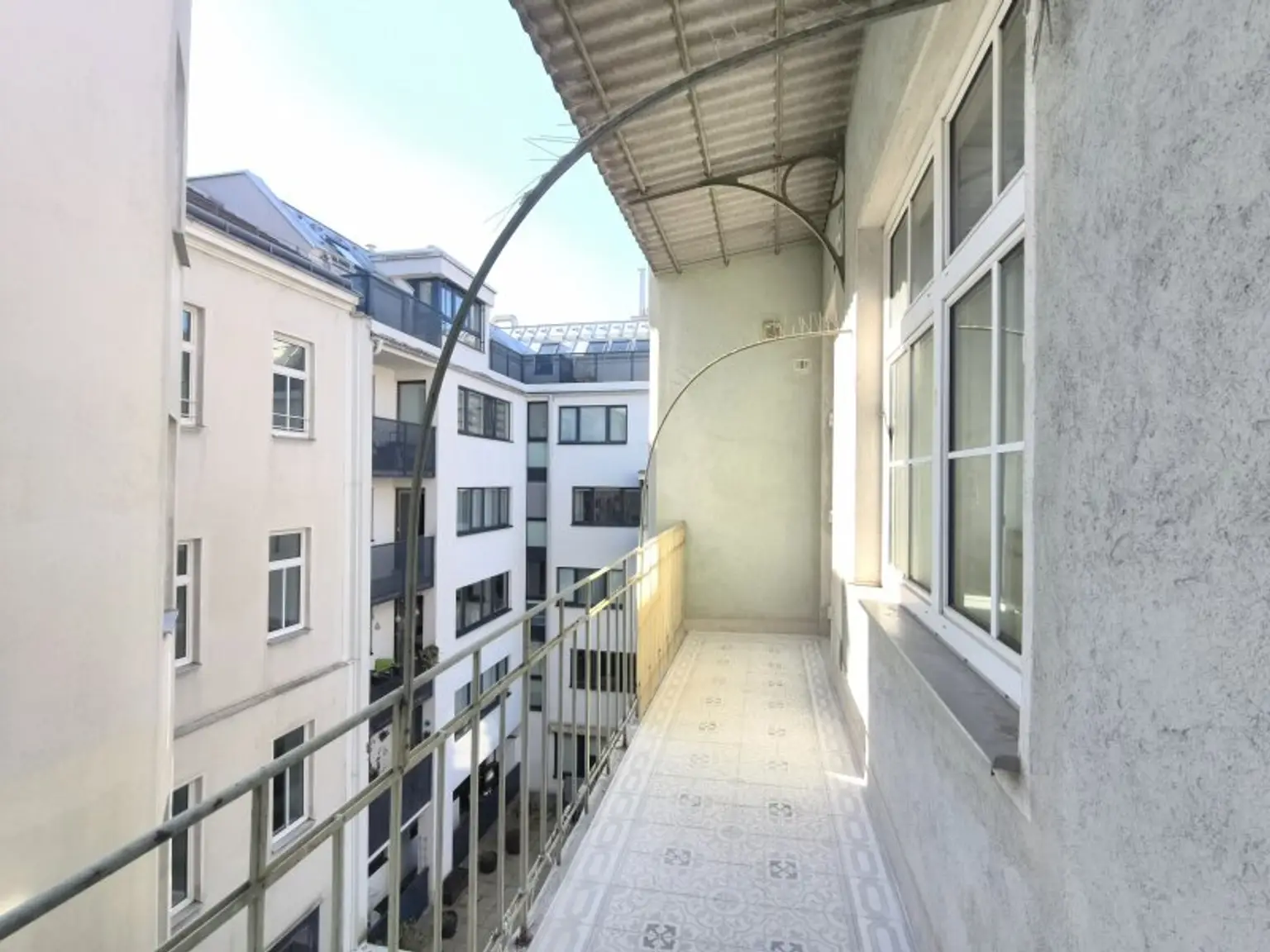 Freundliche Hofwohnung - Für Ruhesuchende mit Altbaucharme - Bahnhof Hernals in der Nähe - Ab 2026 U5