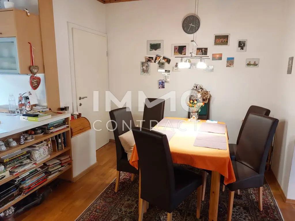 SCHÖNE GEMÜTLICHE UND RUHIGE 3-ZIMMER-WOHNUNG IM 2. OG MIT EIGENEM GARTENANTEIL UND PARKPLATZ